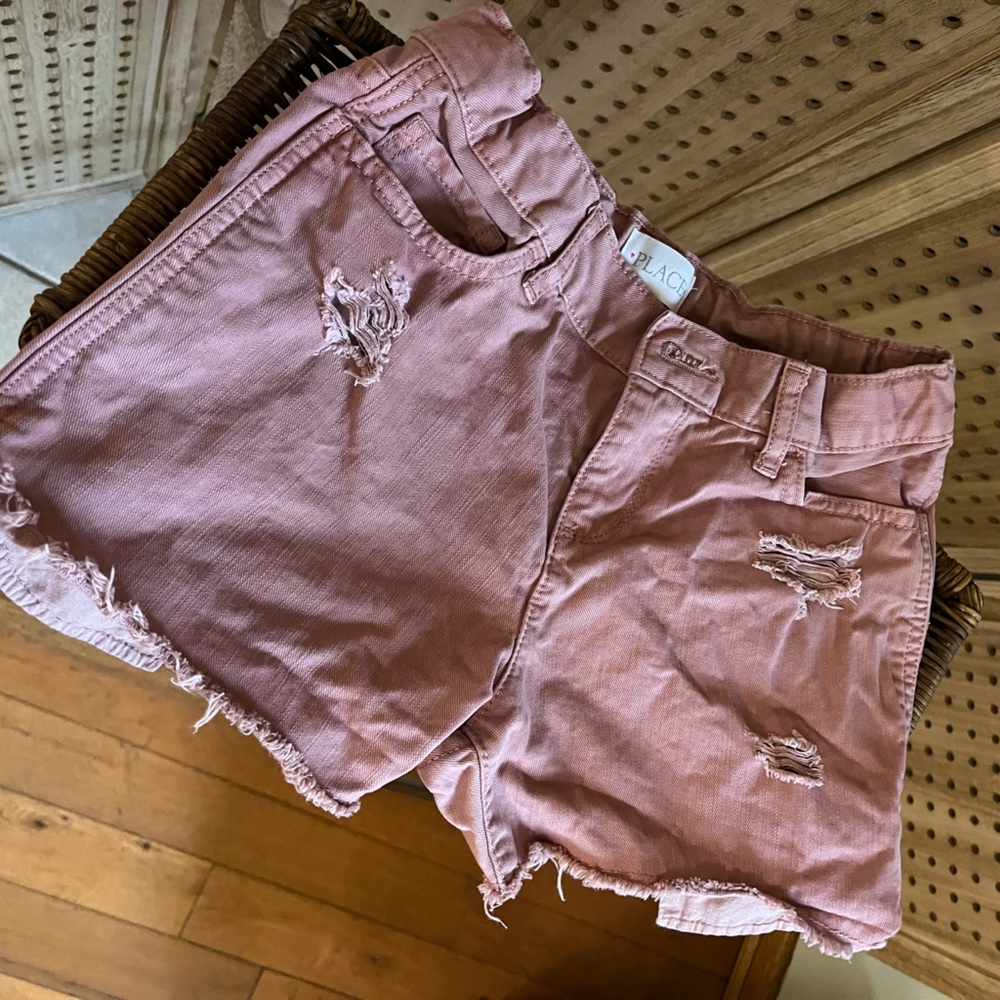 Champagne pink khaki shorts. Children’s Place ripped style trendy, teen short.